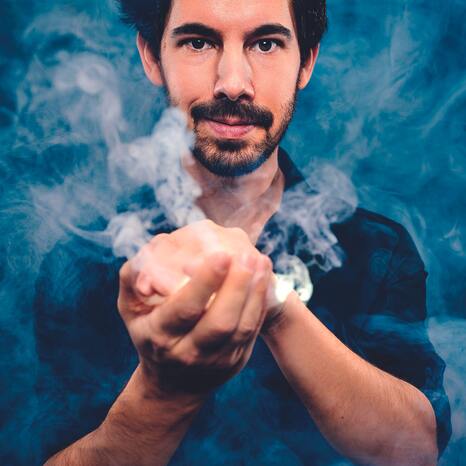 Portraitaufnahme von Alexander Merk