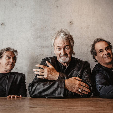 01_frontm3n_2021_b_q_0_c_01